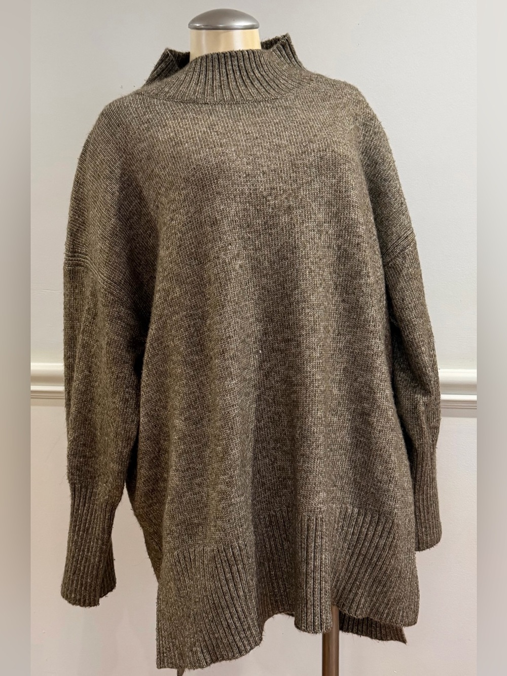 Ricki’s Cozy Oversized Women XXL Wool Fall Winter Sweater Taupe